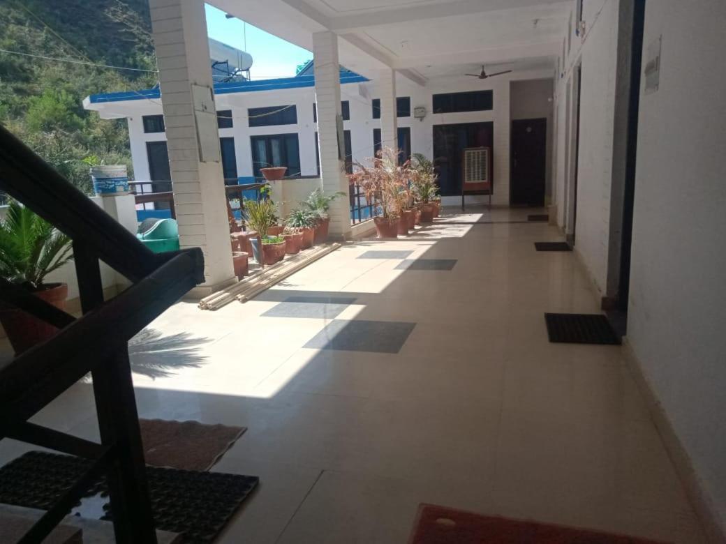 Apartamento Vamoose Srishty Choice Rudraprayāg Exterior foto